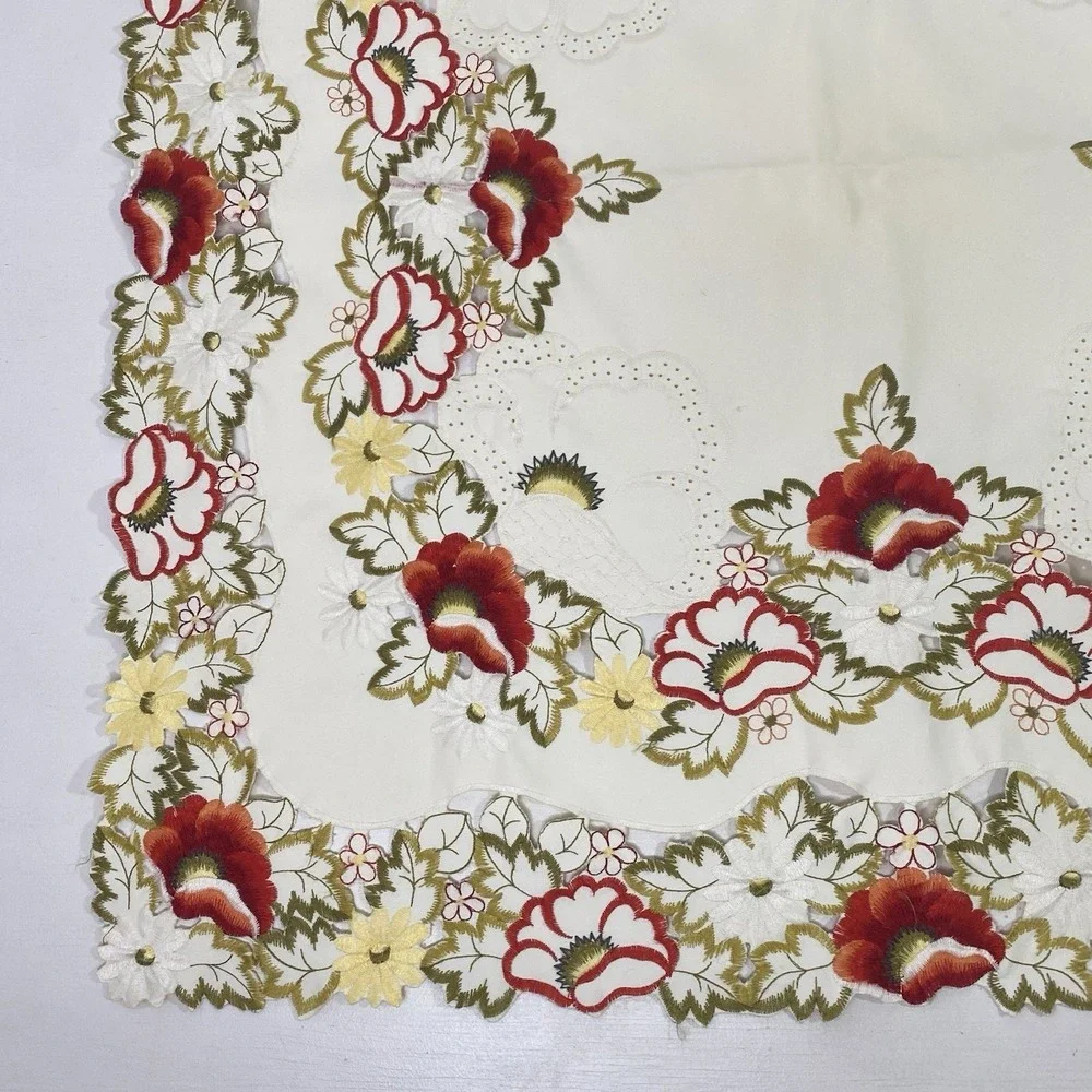 Vintage Embroidered Floral Table Cloth 31.5